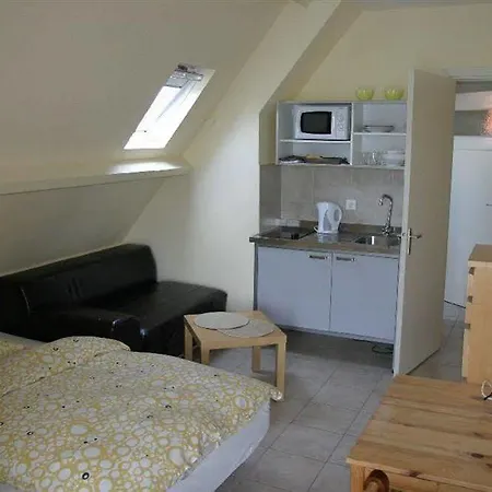 Hostel Studio *